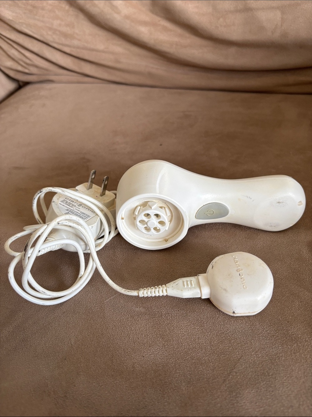 Clarisonic White Facial Exfoliant Brush Handle with Charger